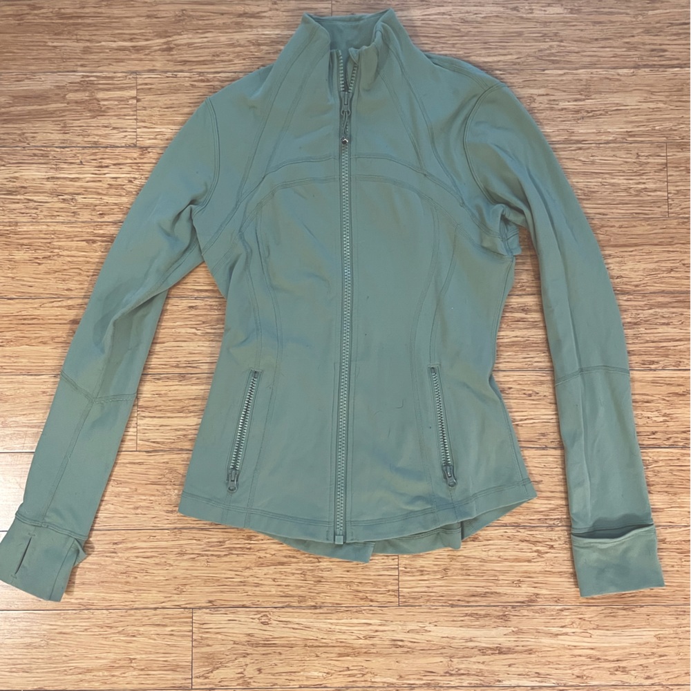 Lululemon Define Jacket in Willow Green- Size 8